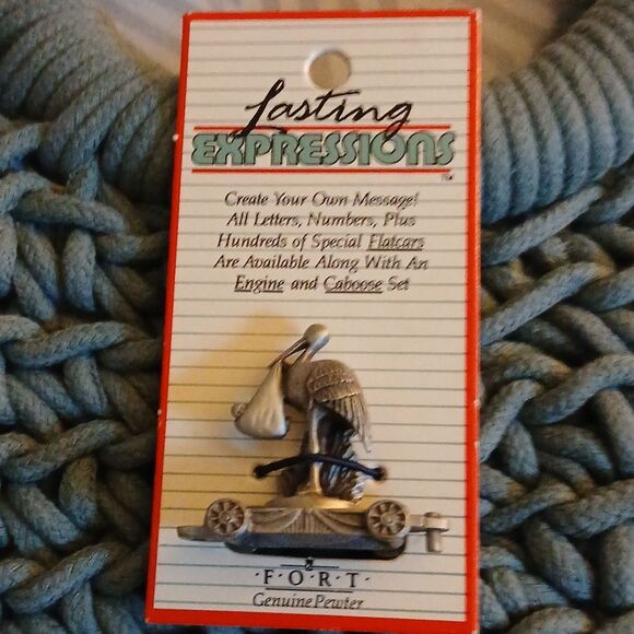 Vintage Fort Pewter 3D Stork With Baby NOC - Picture 3 of 5